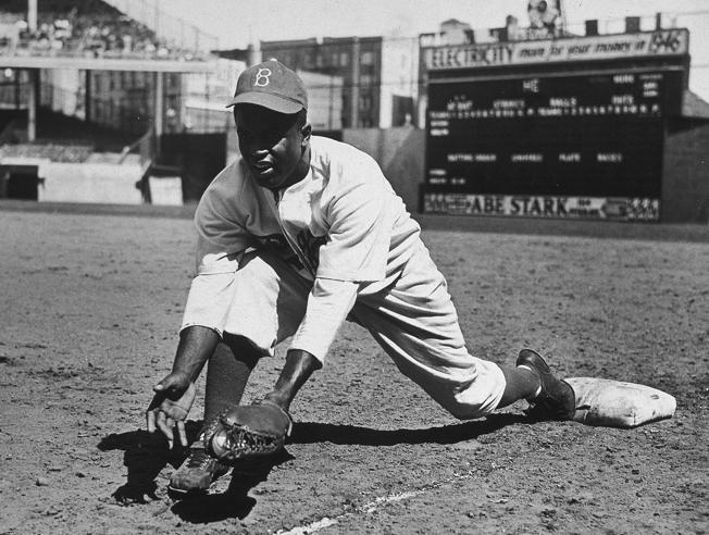 american-attribute--people-black-image-nationality-subject-single-type-sport-photograph-t239910-white-picture-baseball-male