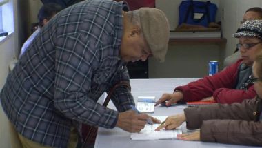 160419085859-cnnee-pkg-maria-santana-ny-votantes-tercera-edad-00005402-exlarge-169